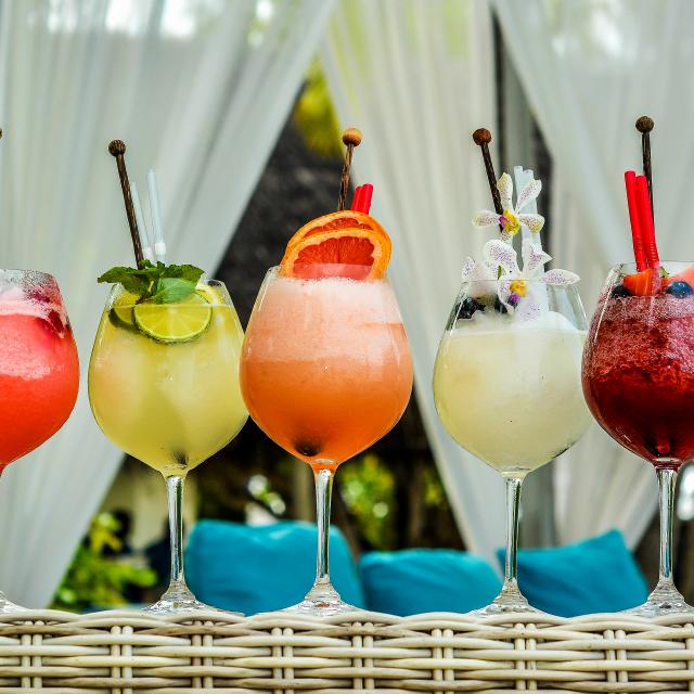 A Rainbow of Cocktails: How to make Drinks by Color