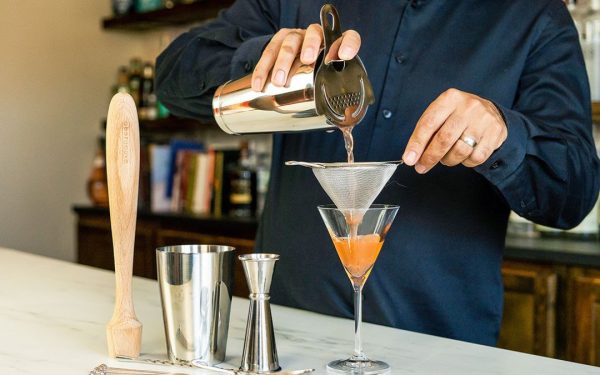 5 Must-Have Bar Tools for Bartending