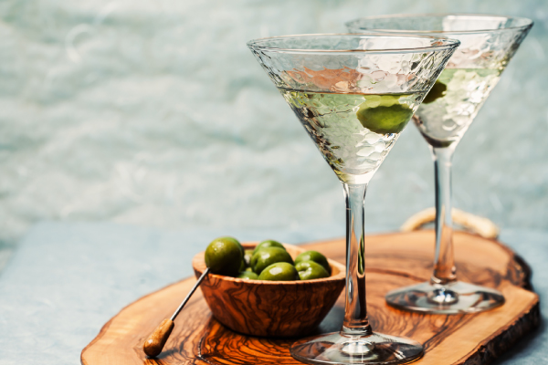 dirty martini vs martini in cocktail glasses